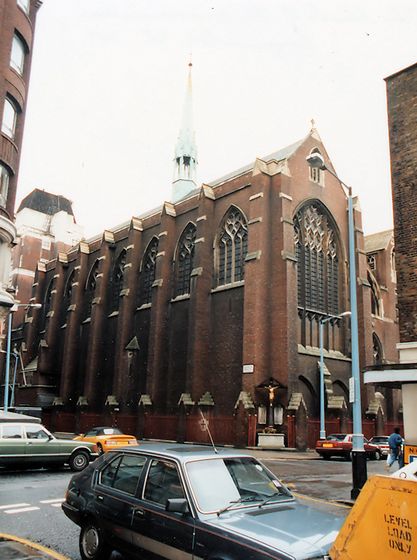 Church of the Annunciation, Marble Arch from the SE – image copyright of Dr John Salmon, used with permission.